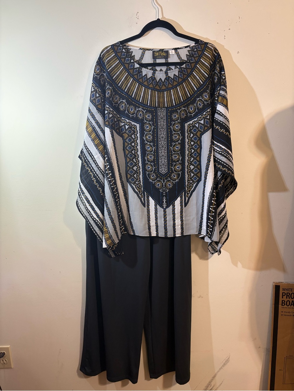 Bob Mackie Wearable Art women’s XL chiffon caftan poncho top with dark trousers
